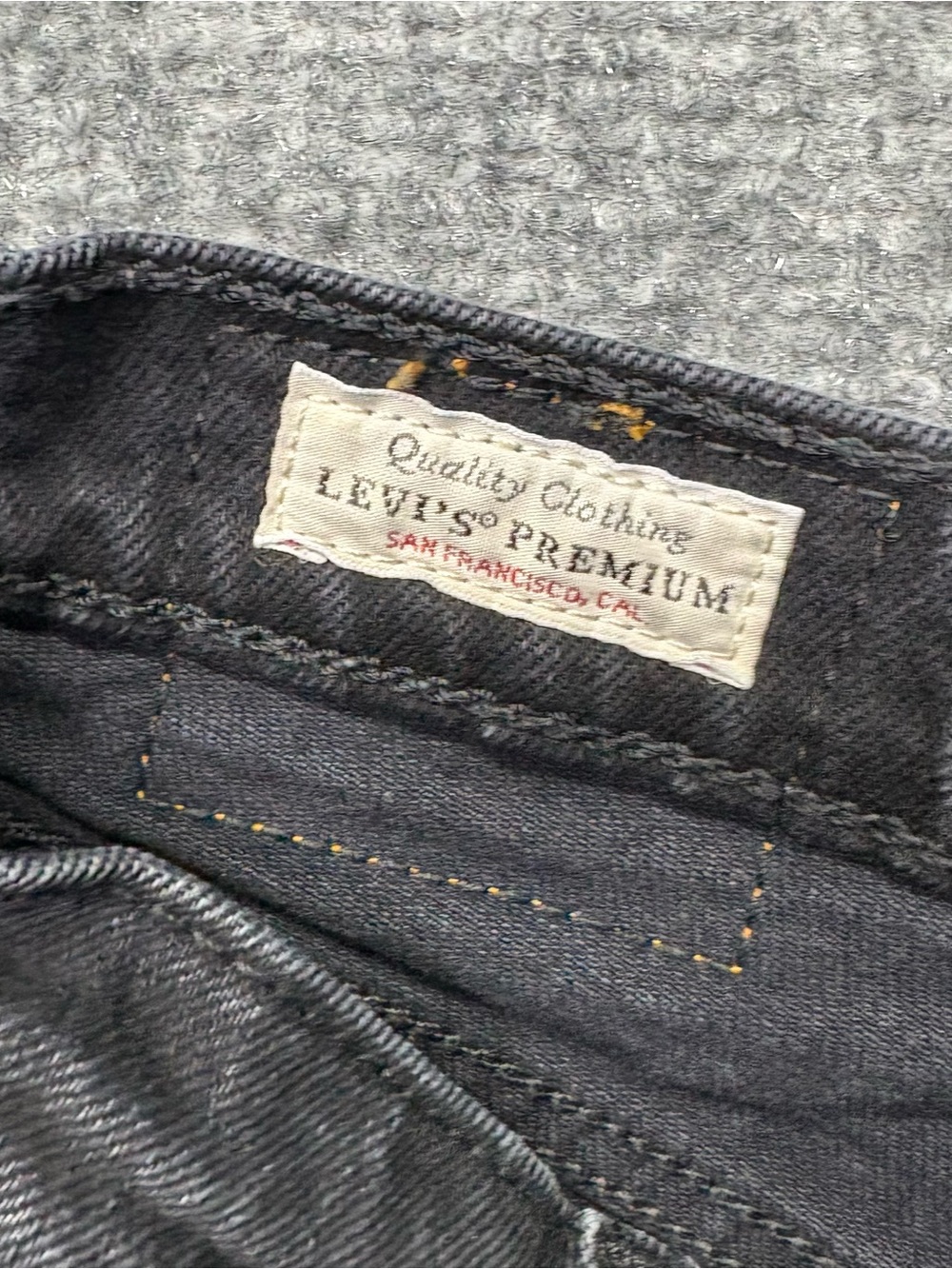 Levis Premium Jeans Womens 25x33 Black Ribcage Boot Button Fly Big E - Picture 6 of 16
